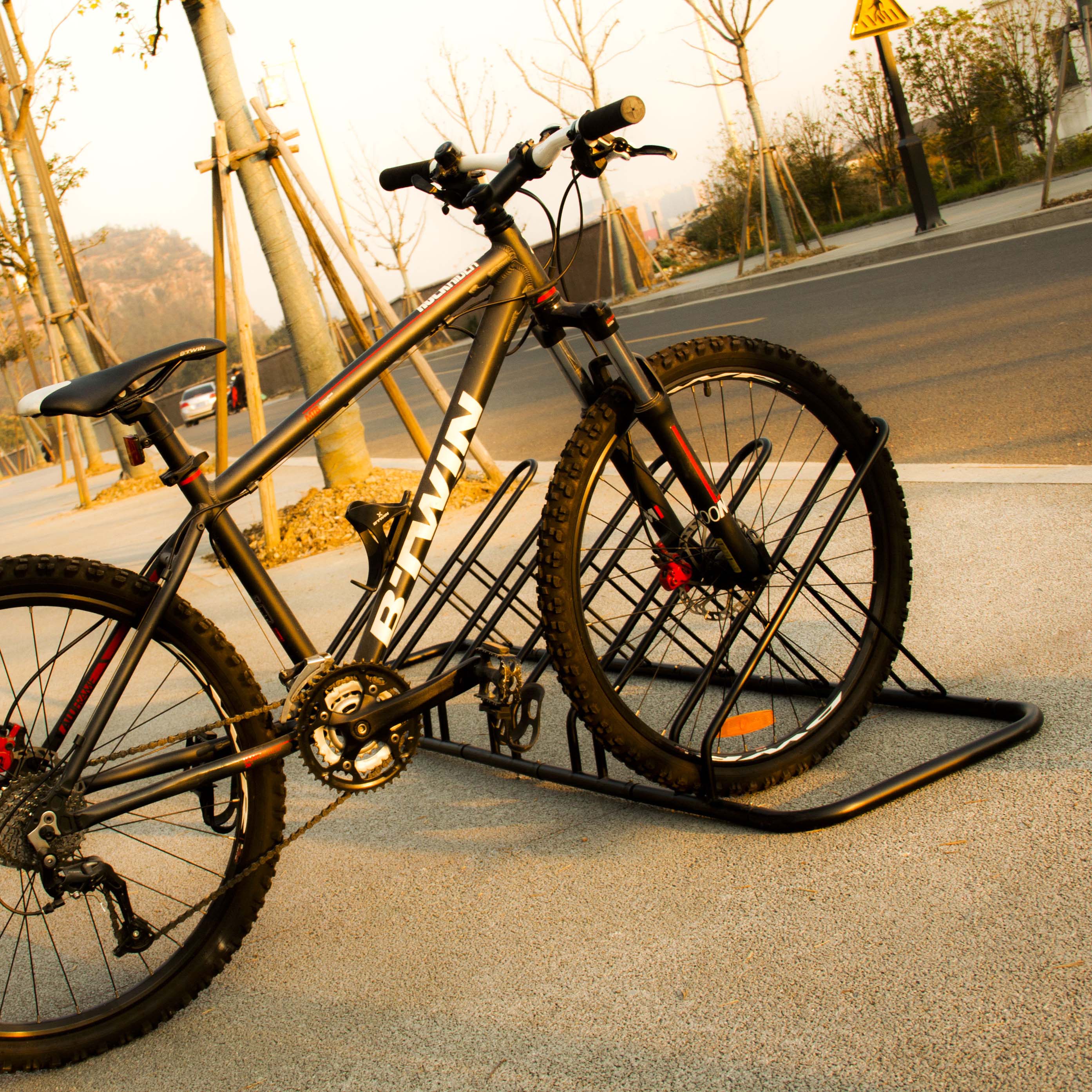 Support de rangement extérieur pour 6 vélos en acier au carbone monté au sol