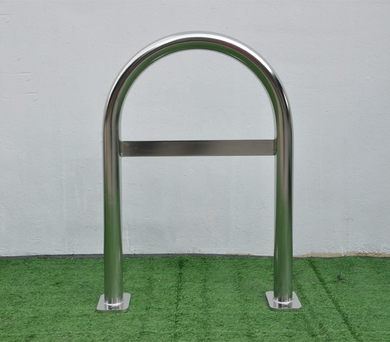 Présentoir à vélo en forme de U en acier inoxydable monté au sol