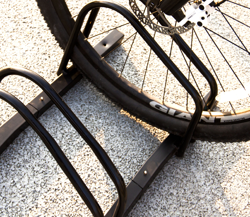 Support de stationnement d'affichage de vélo du style 5 d'U monté par plancher galvanisé résistant